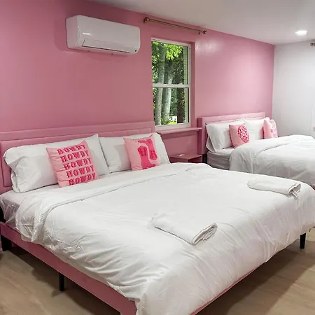 Holiday home Pink - Girls' Trip, 12 Min To Broadway