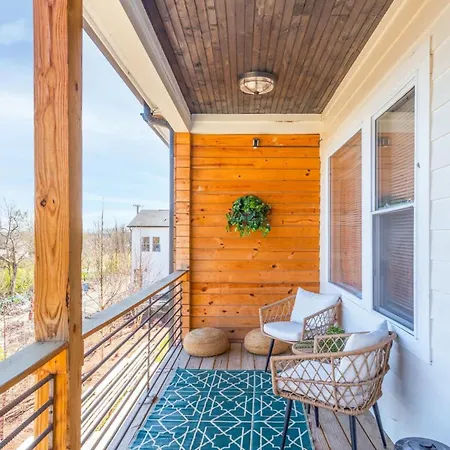 Nashvegas Theme Large Holiday home *