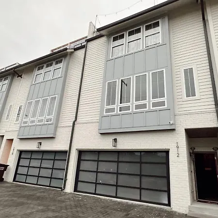Large Full - 10 Min Broadway 16ppl 10 Beds Holiday home *