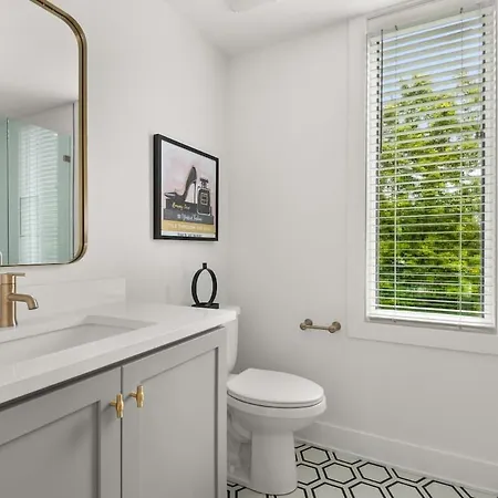4bd Townhome East Nash With Rooftop 12ppl * Nashville