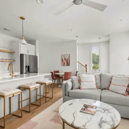 Holiday home 4bd Townhome East Nash With Rooftop 12ppl Nashville