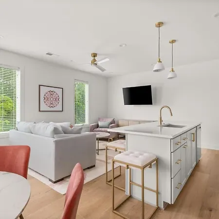 4bd Townhome East Nash With Rooftop 12ppl * Nashville