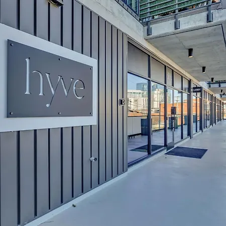 The High Note Short Walk To Broadway, Heated Pool, Gym, Parking * Nashville