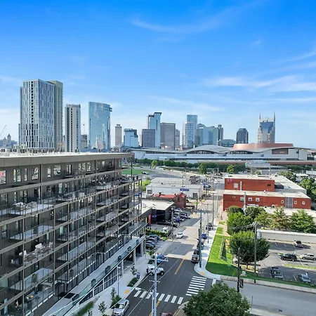 Apartment The High Note Short Walk To Broadway, Heated Pool, Gym, Parking