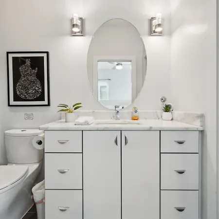 Modern 3-story Townhome W Rooftop & Views Holiday home *