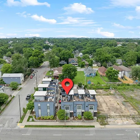 Modern 3-story Townhome W Rooftop & Views * Nashville