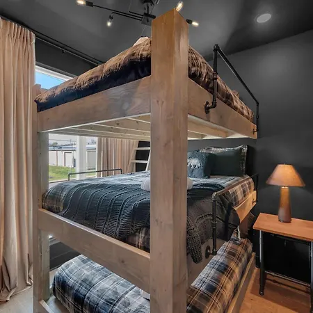 New Iconic Duo 2 Homes & Rooftop Vibes Holiday home Nashville