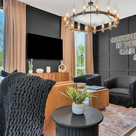 New Iconic Duo 2 Homes & Rooftop Vibes Holiday home Nashville