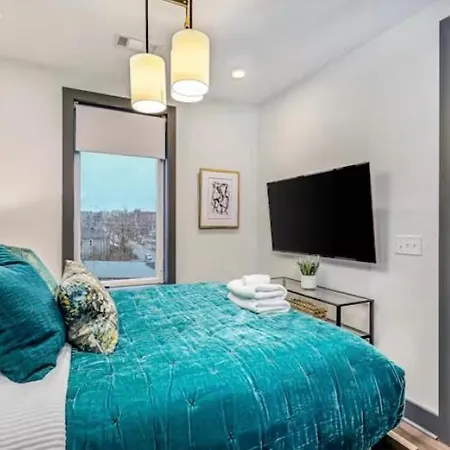 Apartment The Muse Emerald Isle Downtowns Favorite By Skyrun Nashville