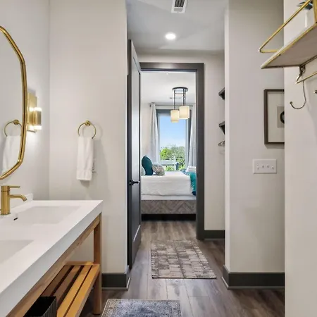 The Muse Emerald Isle Downtowns Favorite By Skyrun Apartment *