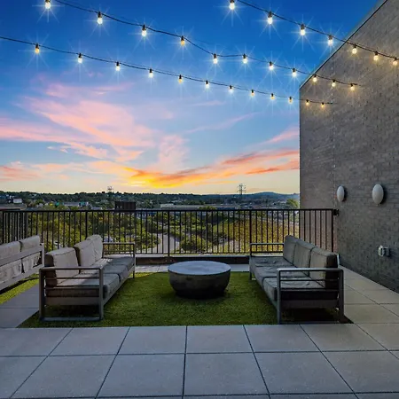 The Muse Emerald Isle Downtowns Favorite By Skyrun Apartment *