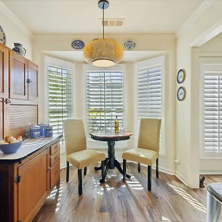 Holiday home Charming Vintage 3 Bedroom Townhome 30 Or Days By Skyrun Nashville