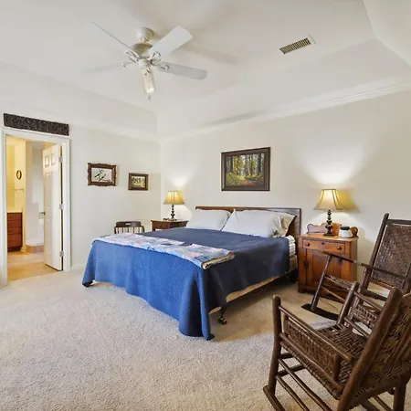 Charming Vintage 3 Bedroom Townhome 30 Or Days By Skyrun *