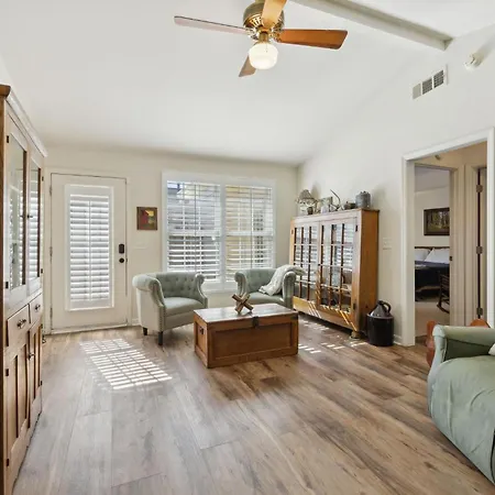 Charming Vintage 3 Bedroom Townhome 30 Or Days By Skyrun *