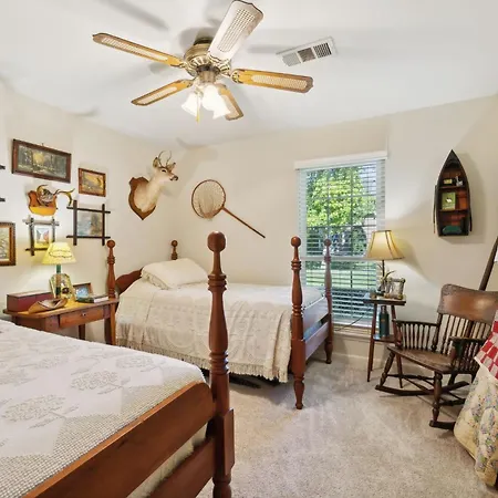Charming Vintage 3 Bedroom Townhome 30 Or Days By Skyrun Holiday home
