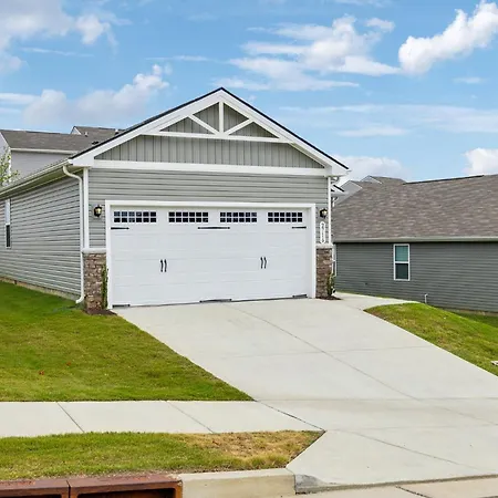 Stylish Vibe 2 Bed 2 Bath 30 Or Days By Skyrun Holiday home