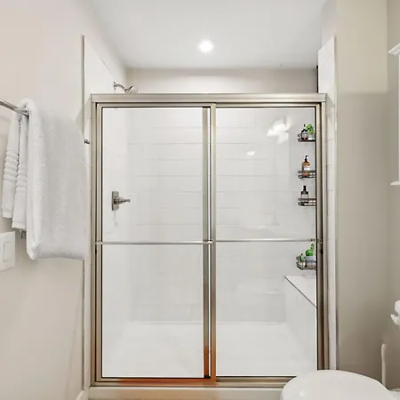 Holiday home Stylish Vibe 2 Bed 2 Bath 30 Or Days By Skyrun *