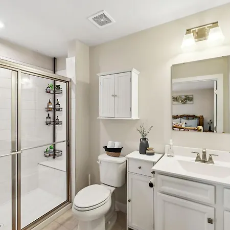 Stylish Vibe 2 Bed 2 Bath 30 Or Days By Skyrun