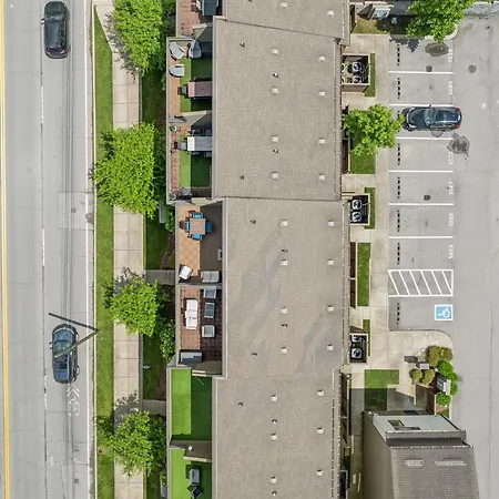 Holiday home Spacious 3-story Townhome W Rooftop & Views
