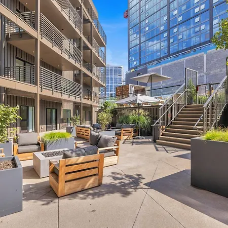 Diamonds Are Forever Walk To Broadway Pool And Gym Apartment *