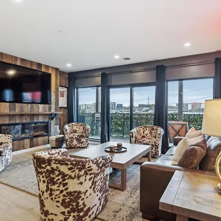 Walk To Broadway From Whiskey Glasses, Bach Party Approved With Pool And Gym