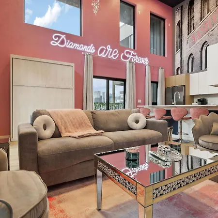 Apartment Diamonds Are Forever Walk To Broadway Pool And Gym *