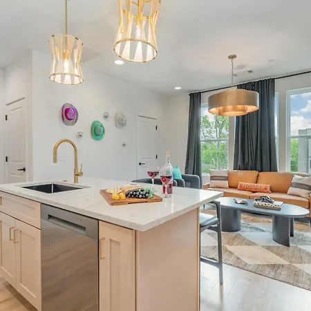 Trillium-3 Unit Combo-private Decks-near Broadway Holiday home