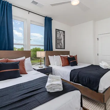 Trillium-3 Unit Combo-private Decks-near Broadway Holiday home