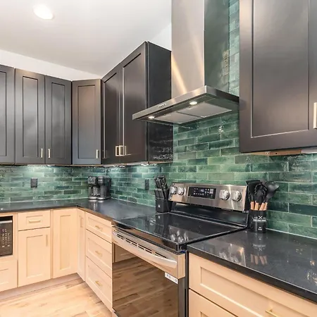 Trillium-3 Unit Combo-private Decks-near Broadway Nashville