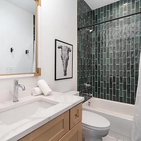 Round-up - Private Deck/hot Tub - 7 Mins Broadway Nashville