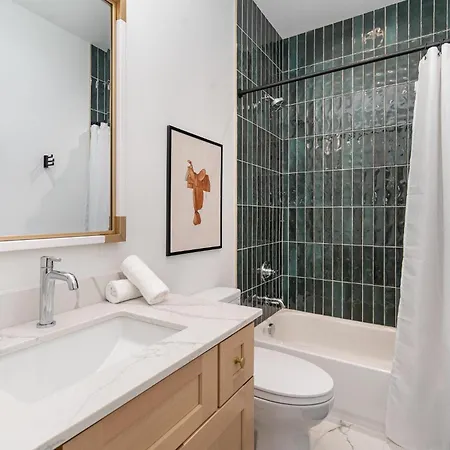 Round-up - Private Deck/hot Tub - 7 Mins Broadway *