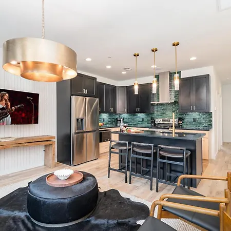 Round-up - Private Deck/hot Tub - 7 Mins Broadway Nashville