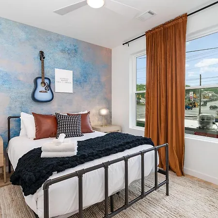 Quadra-4 Unit Combo-rooftop Decks-mins To Broadway Nashville