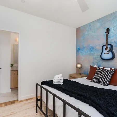 Quadra-4 Unit Combo-rooftop Decks-mins To Broadway Nashville