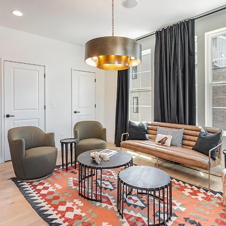 Quadra-4 Unit Combo-rooftop Decks-mins To Broadway Holiday home