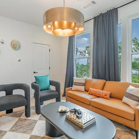 Bronco - Private Deck & Hot Tub - Mins To Broadway *