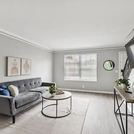 Jamestown D2 I Comfy 2 Bed 1 Bath *