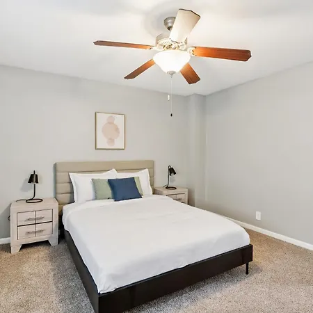 Jamestown D2 I Comfy 2 Bed 1 Bath Apartment *