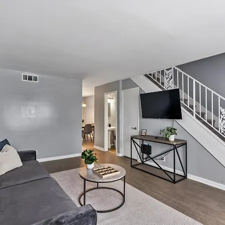 Jamestown E5 I Comfy 2 Bed 1 Bath *