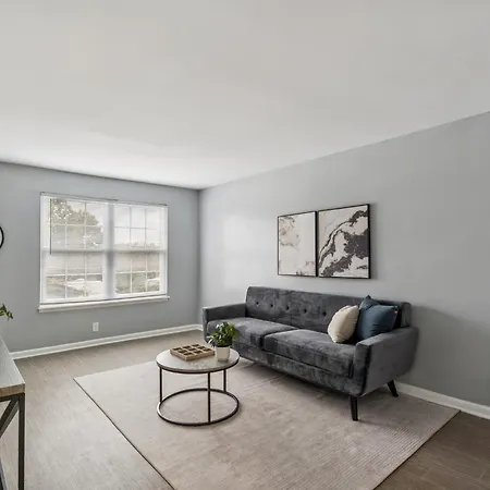 Apartment Jamestown E5 I Comfy 2 Bed 1 Bath *