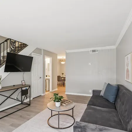 Jamestown D10 I Comfy 2 Bed 1 Bath Nashville
