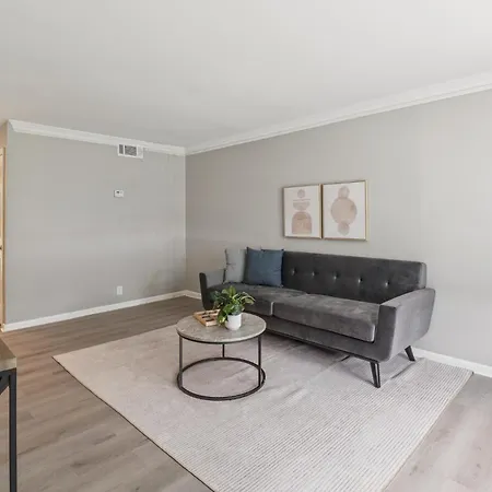 Jamestown D10 I Comfy 2 Bed 1 Bath *