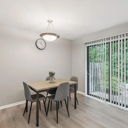 Jamestown D10 I Comfy 2 Bed 1 Bath Nashville