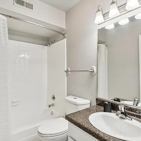 Apartment Jamestown E5 I Comfy 2 Bed 1 Bath *