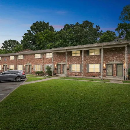 Jamestown D10 I Comfy 2 Bed 1 Bath * Nashville