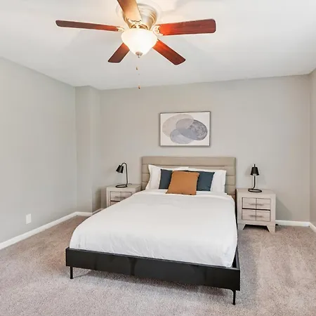 Jamestown E5 I Comfy 2 Bed 1 Bath Nashville