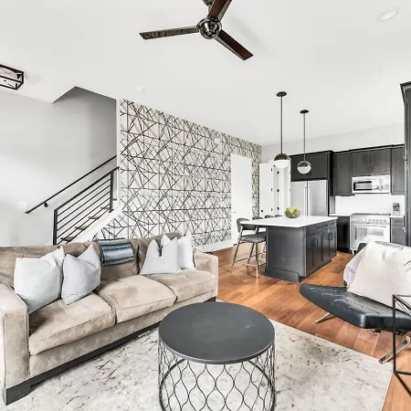 Luxury And Spacious With Private Garage And Fire Pit Holiday home