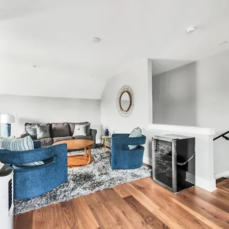 Luxury And Spacious With Private Garage And Fire Pit Holiday home Nashville