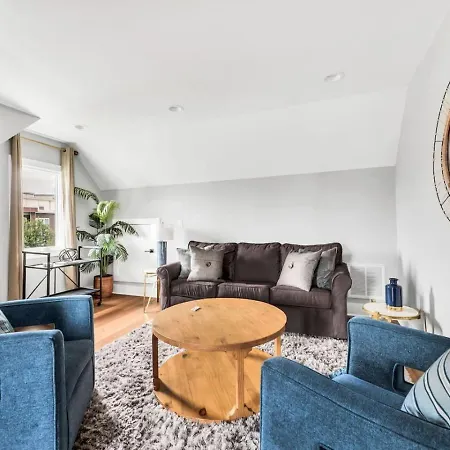 Luxury And Spacious With Private Garage And Fire Pit Holiday home *