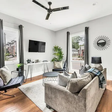 Holiday home Luxury And Spacious With Private Garage And Fire Pit Nashville